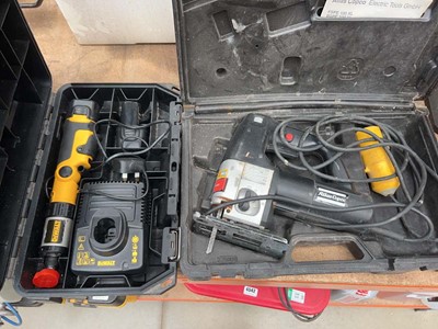 Lot 4522 - DeWalt cordless screwdriver with charger and...
