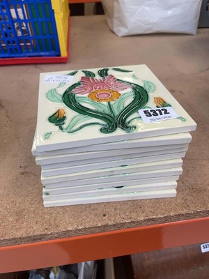 Lot 5372 - Set of 10 floral tiles