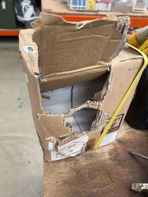 Lot 4621 - Box of hex screws and hex bolts