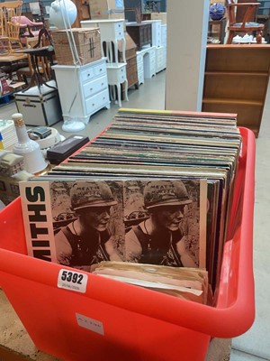 Lot 5392 - Tray of vinyl records including The Smiths,...