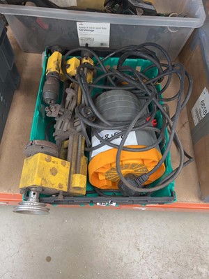 Lot 4534 - Box containing water pump and mini lathe