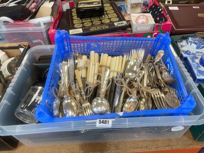 Lot 5401 - 2 trays of silver plated flatware, teapot, etc