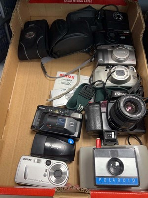 Lot 2307 - Box of cameras