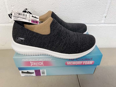 Lot 1840 - Boxed pair of Skechers ultra flex air cooled...