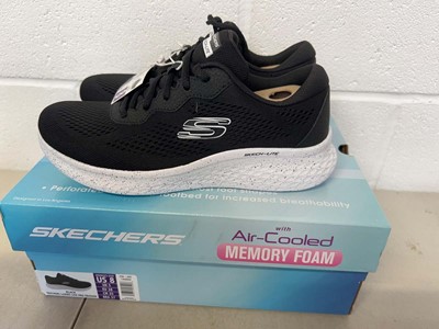 Lot 1841 - Boxed pair of Skechers skech-lite pro air...