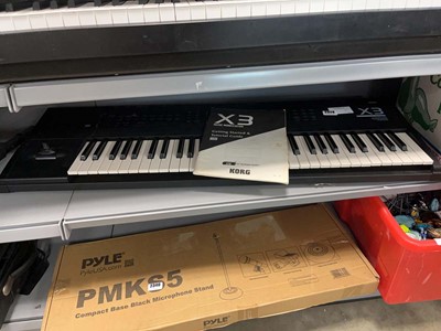 Lot 2328 - Korg X3 keyboard