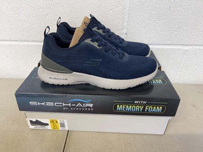 Lot 1852 - Boxed pair of Skechers skech-air 'dynamight'...