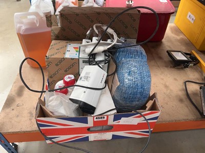 Lot 4565 - Quantity of mixed items to include recess...
