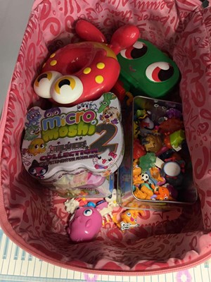 Lot 2332 - Bag containing Moshi Monsters