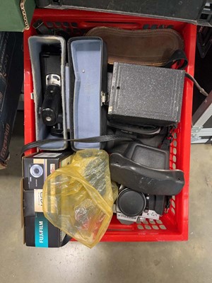 Lot 2336 - Box of cameras and accessories