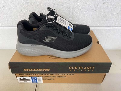 Lot 1857 - Boxed pair of Skechers skech-lite air-cooled...