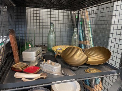 Lot 5482 - Cage containing shell shaped wall lights,...