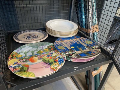 Lot 5483 - Set of Villeroy and Boch decorative plates...