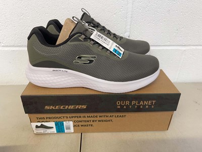 Lot 1862 - Boxed pair of Skechers skech-lite air-cooled...