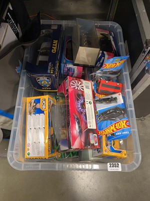 Lot 2352 - Box of diecast vehicles