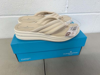 Lot 1864 - Boxed pair of Cloudsteppers by Clarks sandals...