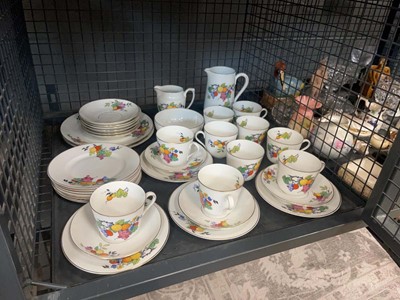 Lot 5500 - Cage containing Czechoslovakian tea service