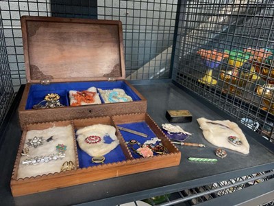 Lot 5503 - Indian jewellery box containing various micro...