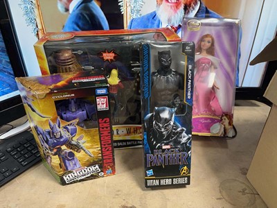 Lot 2364 - Figures to include Transformers, Marvel,...