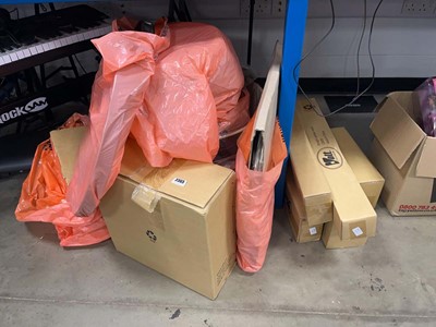 Lot 2365 - Drum set in various parts