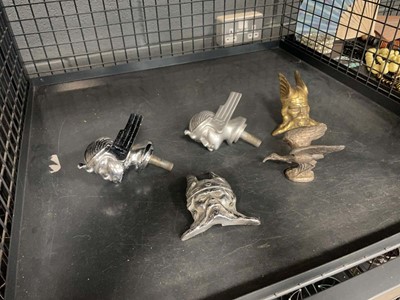 Lot 5519 - 5 car mascots