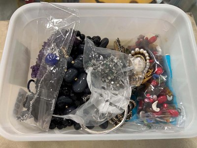 Lot 2399 - Costume and silver jewellery