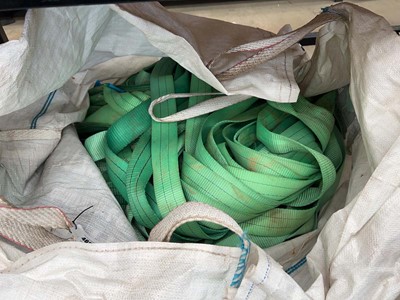 Lot 4650 - Dumpy bag of lifting straps