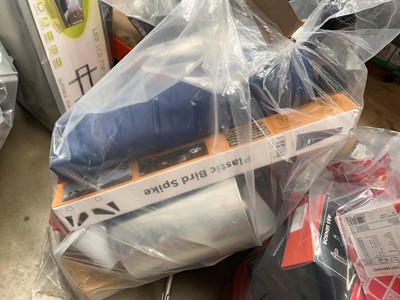 Lot 4752 - One bag containing plastic bird spikes, mount...