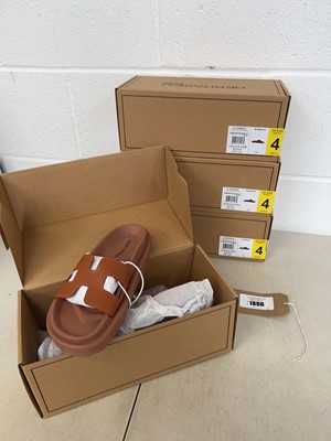 Lot 1886 - x4 boxed pairs of Pajar heritage 64 leather...