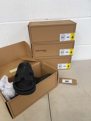 Lot 1887 - x4 boxed pairs of Pajar heritage 64 leather...
