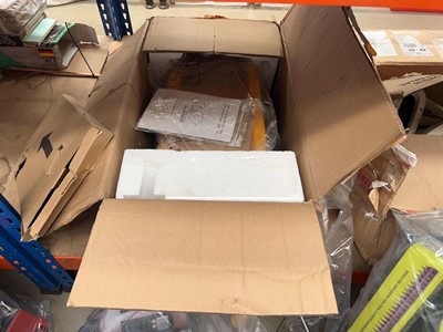Lot 4685 - Boxed bench mounted planer
