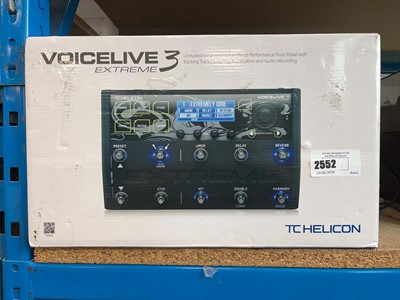 Lot 2552 - TC Helicon voice live 3 extreme vocal and...