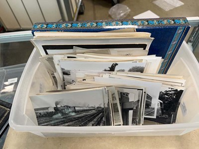 Lot 2501 - Selection of vintage postcards and pictures...