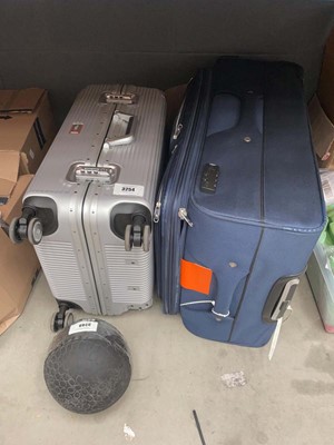 Lot 3254 - 2 mixed style suitcases