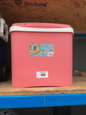 Lot 3267 - 24ltr cooler box