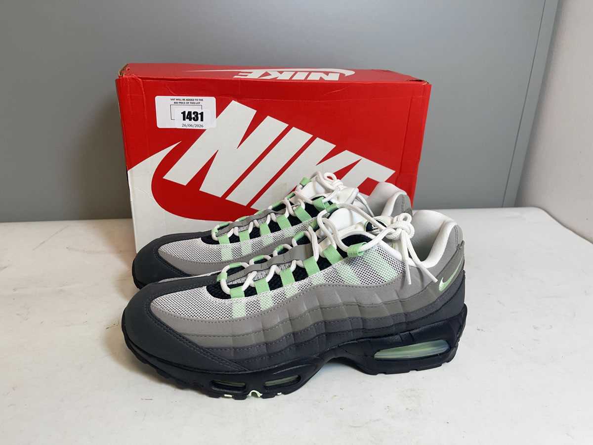 Lot Nike UK11.5 aur max 95 big bubble trainers in...