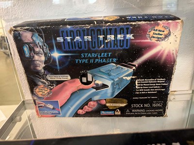 Lot 2606 - Star Trek Type One Phaser mouse, Star Trek...
