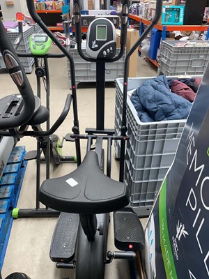 Lot 3286 - Professional cross trainer