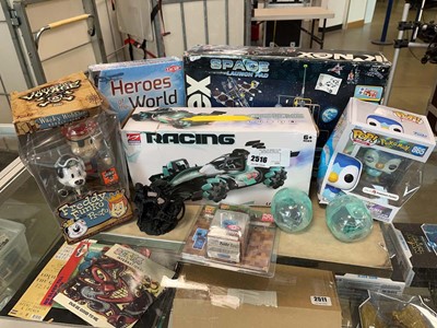 Lot 2516 - Selection of various toys and models including...