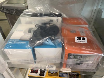 Lot 2610 - Bag containing Windows Smart wifi cameras, and...