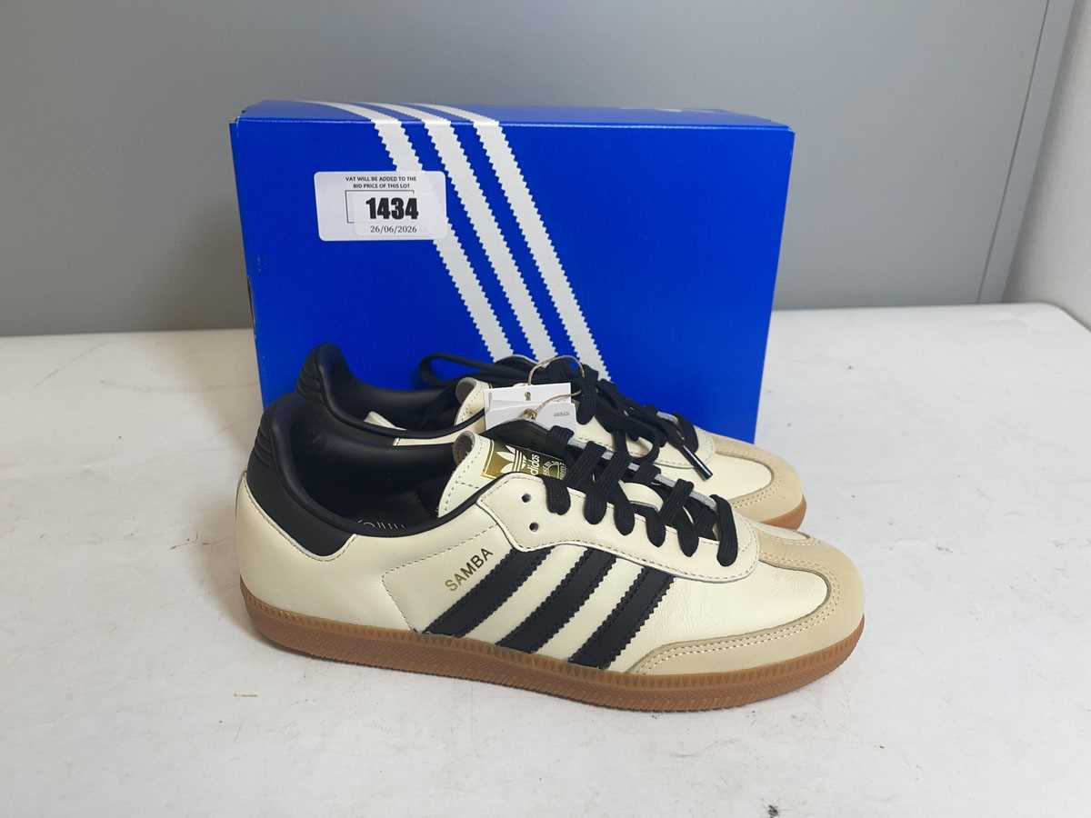 Lot Adidas UK6 samba OG trainers in cream - boxed