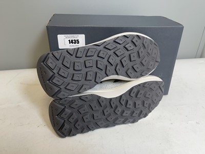 Lot New Balance UK8 trainers in grey - boxed