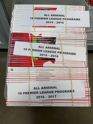 Lot 2517 - 2 boxes containing various Arsenal football...
