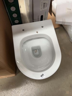 Lot 4372 - Tavistock toilet, incomplete
