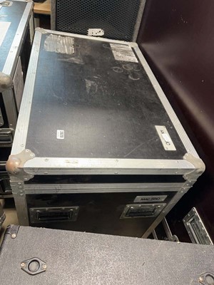 Lot 2629 - Flight case containing bald win BV050 amps etc.