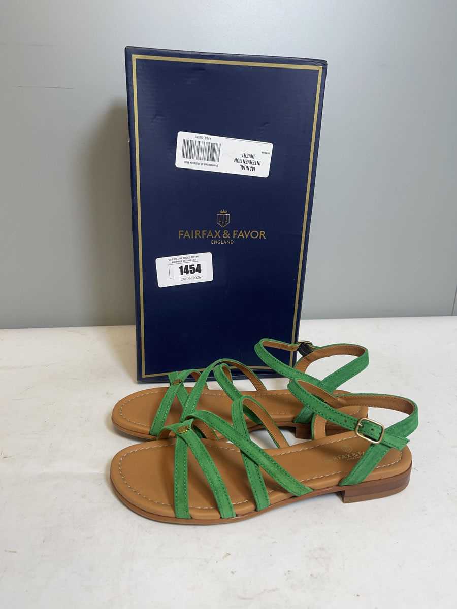 Lot Fairfax & Favor UK7 st ives clover green suede...