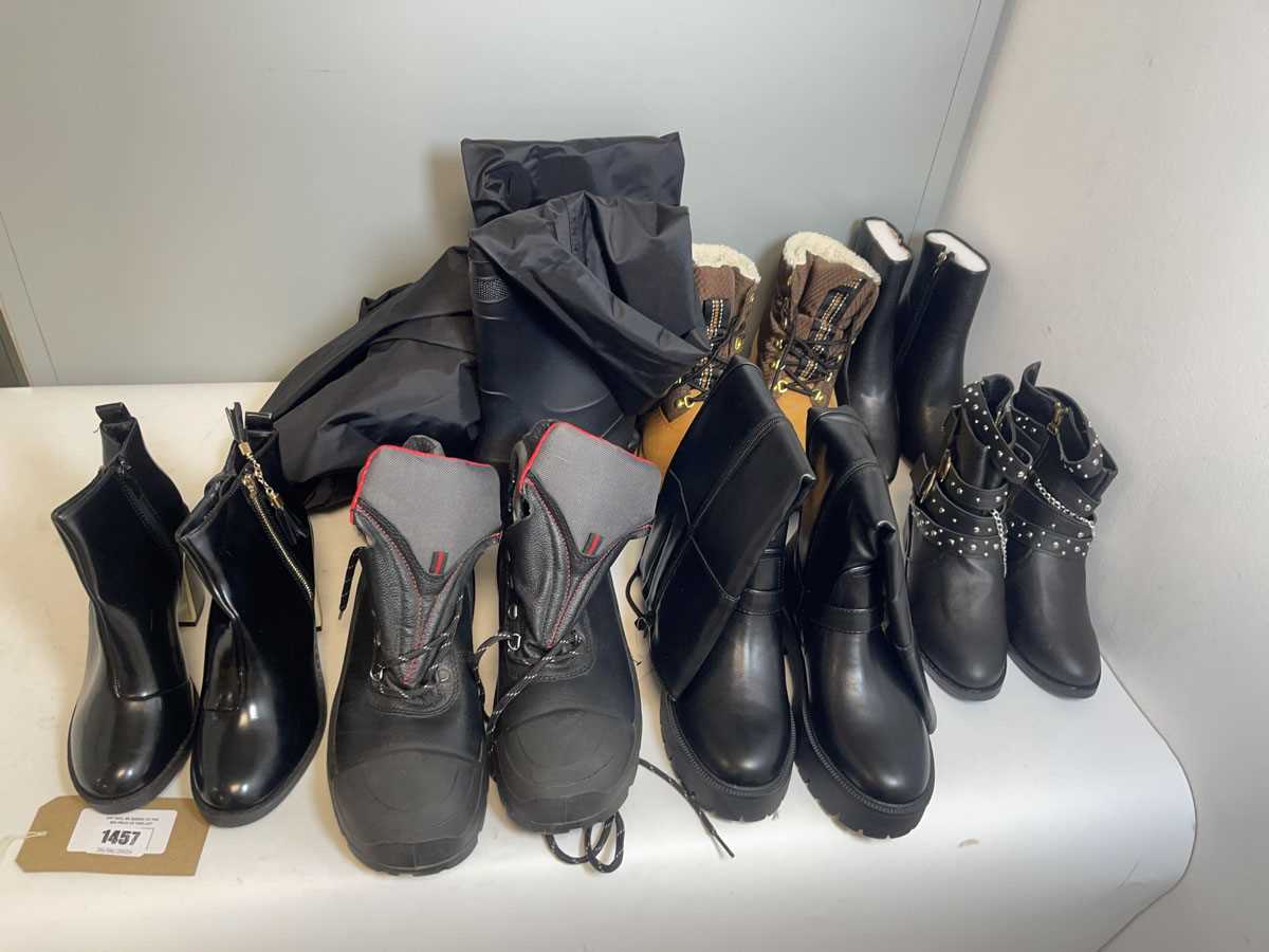Lot 7x Pairs of boots to include Timberland,...