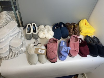 Lot 11x Pairs of slippers to include Lunar,...
