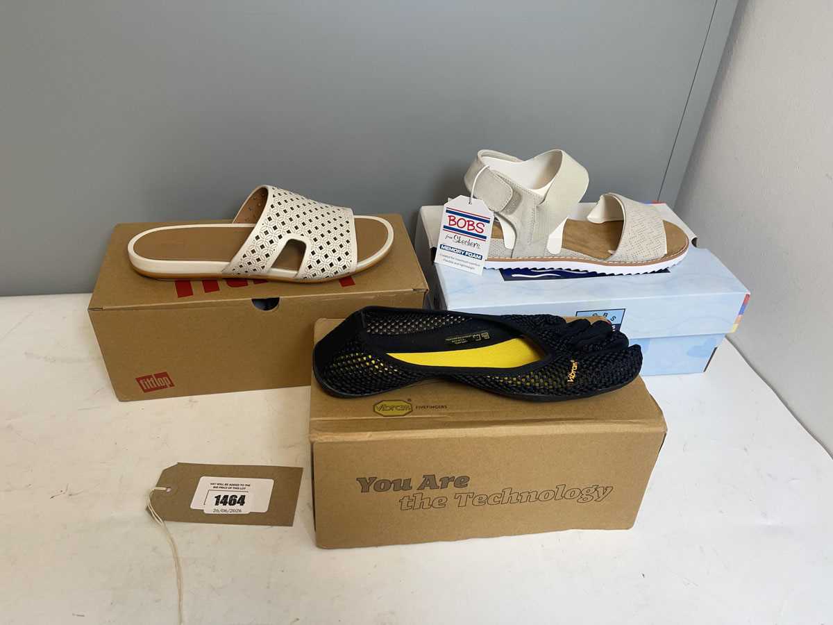 Lot 3x Boxed pairs of sandals to include Bobs...