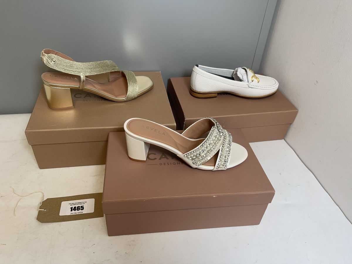Lot 3x Boxed pairs of Carvela shoes in various...